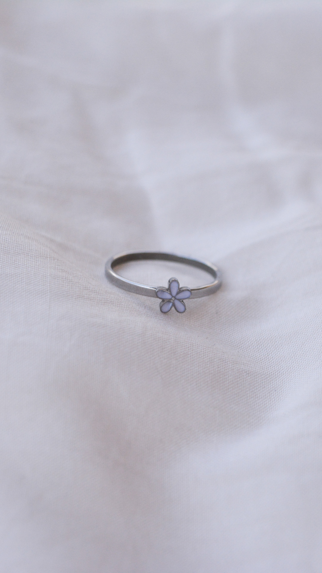 Anillo flor blanca