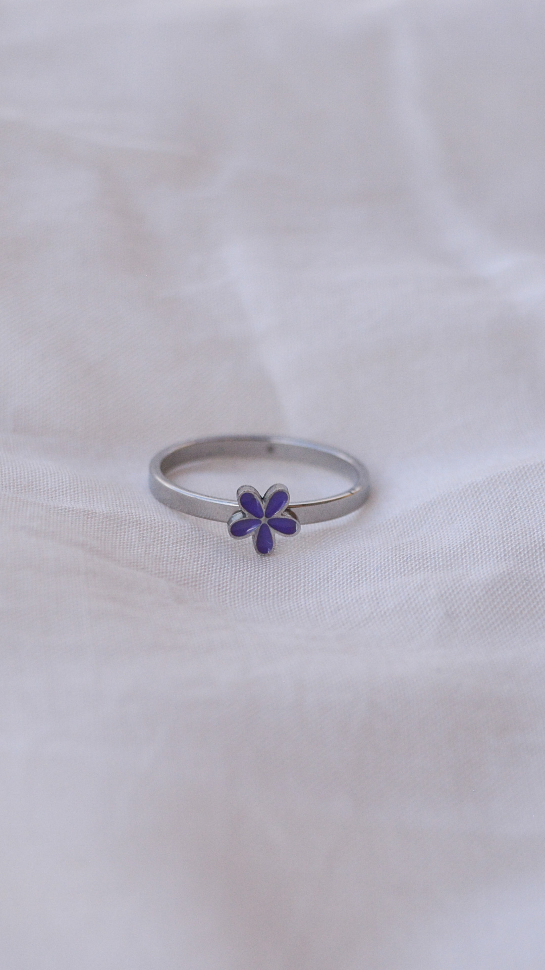 Anillo flor violeta