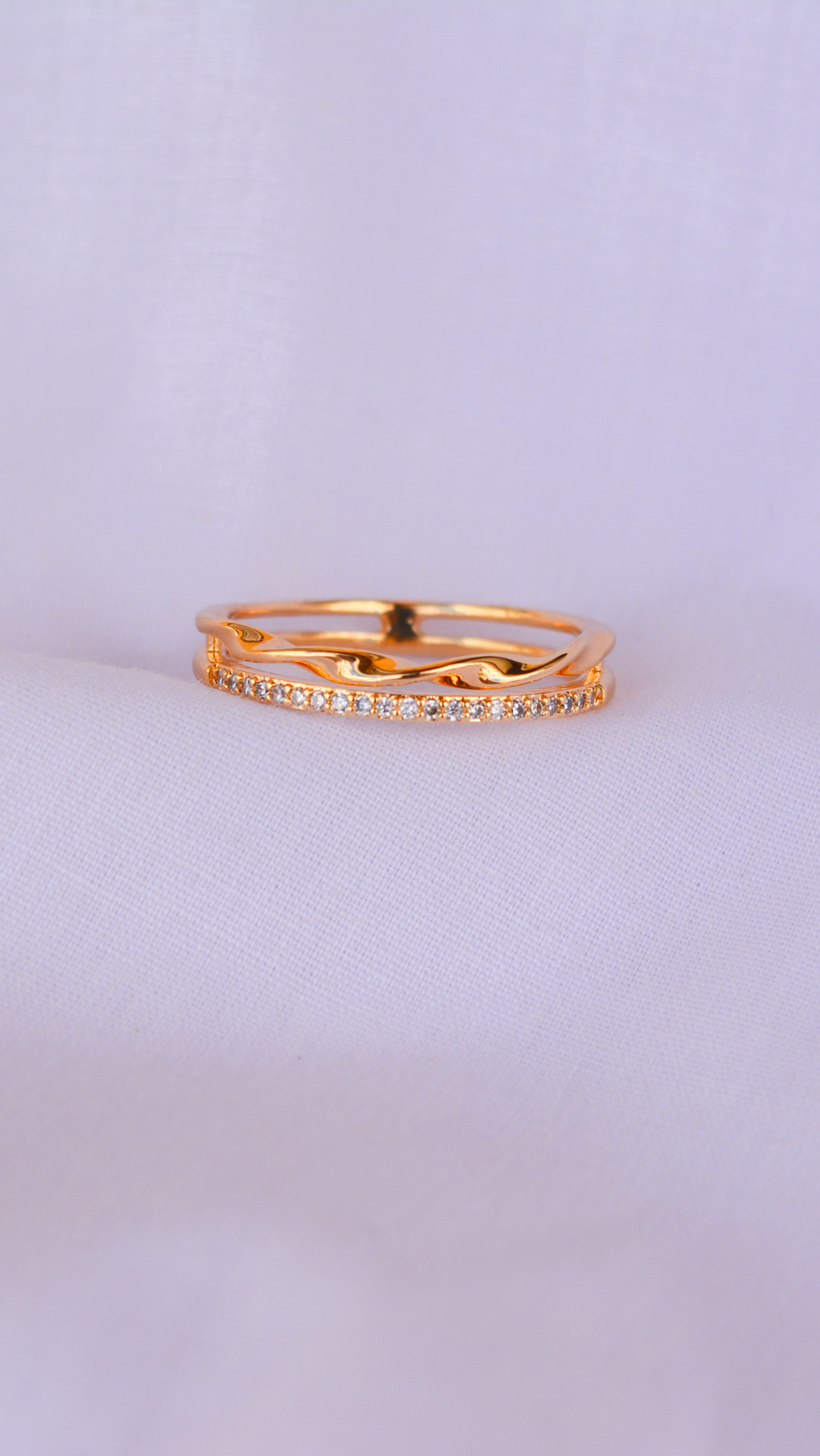 Anillo de acero dorado