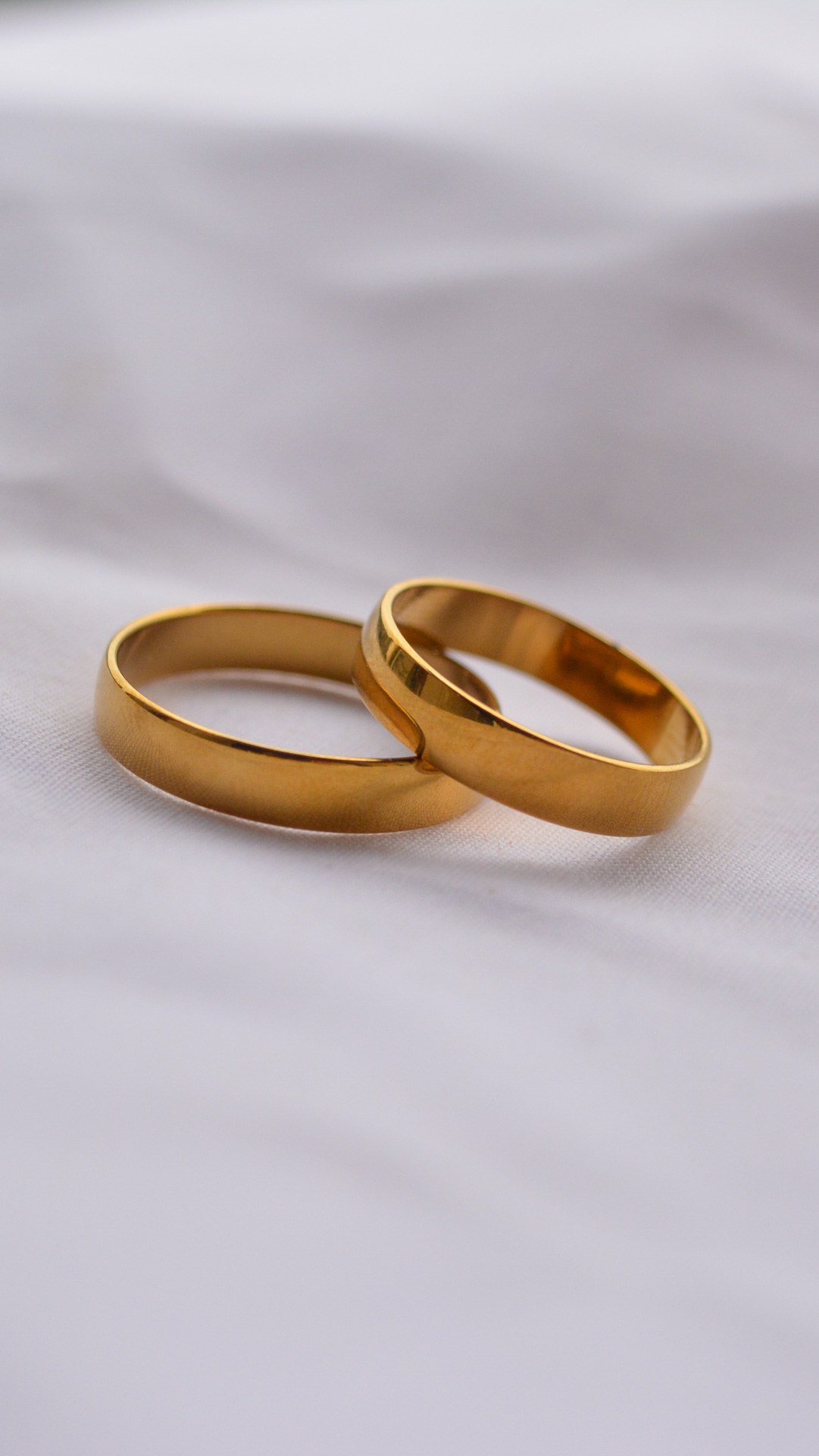 Alianzas de acero dorado