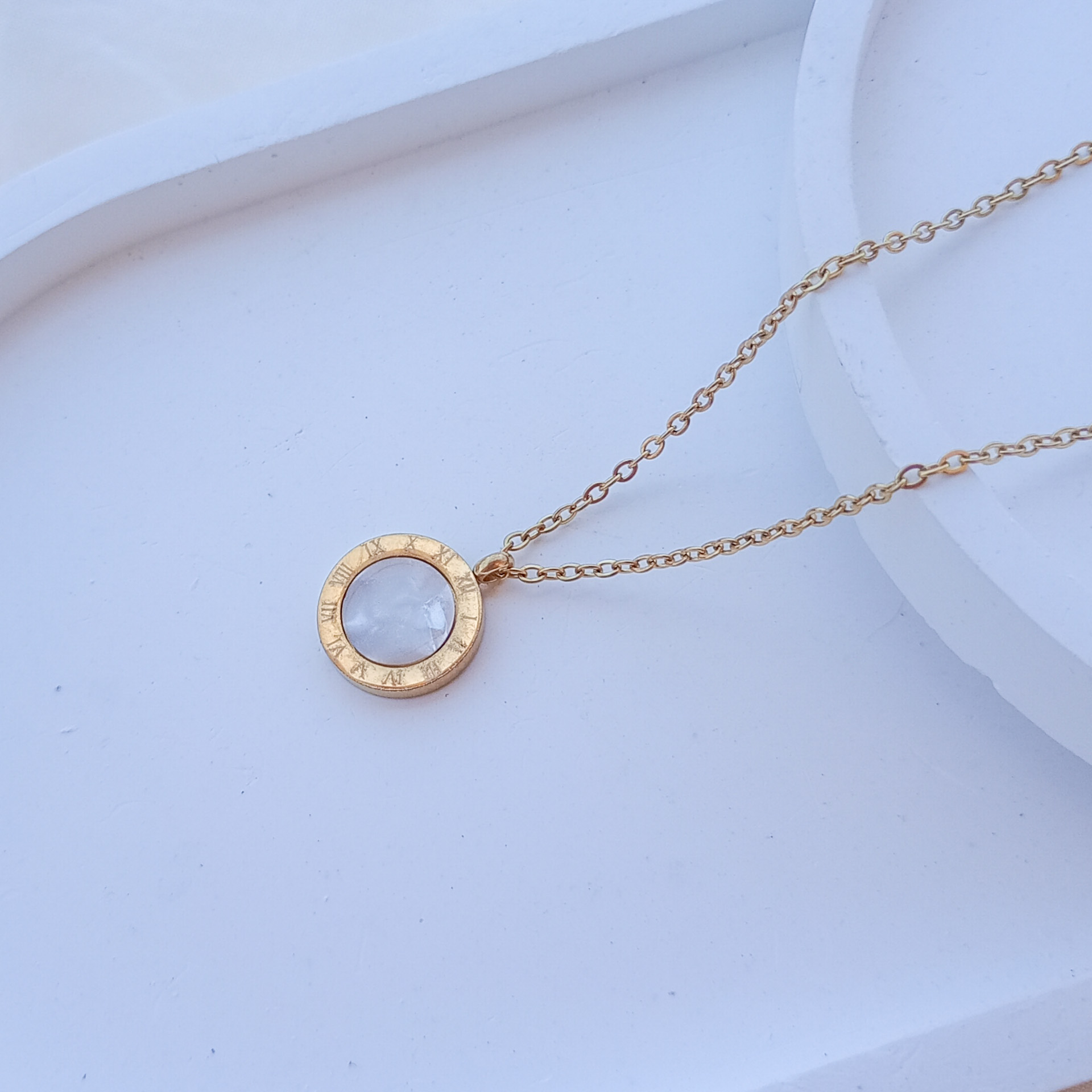 Cadenita de acero dorado